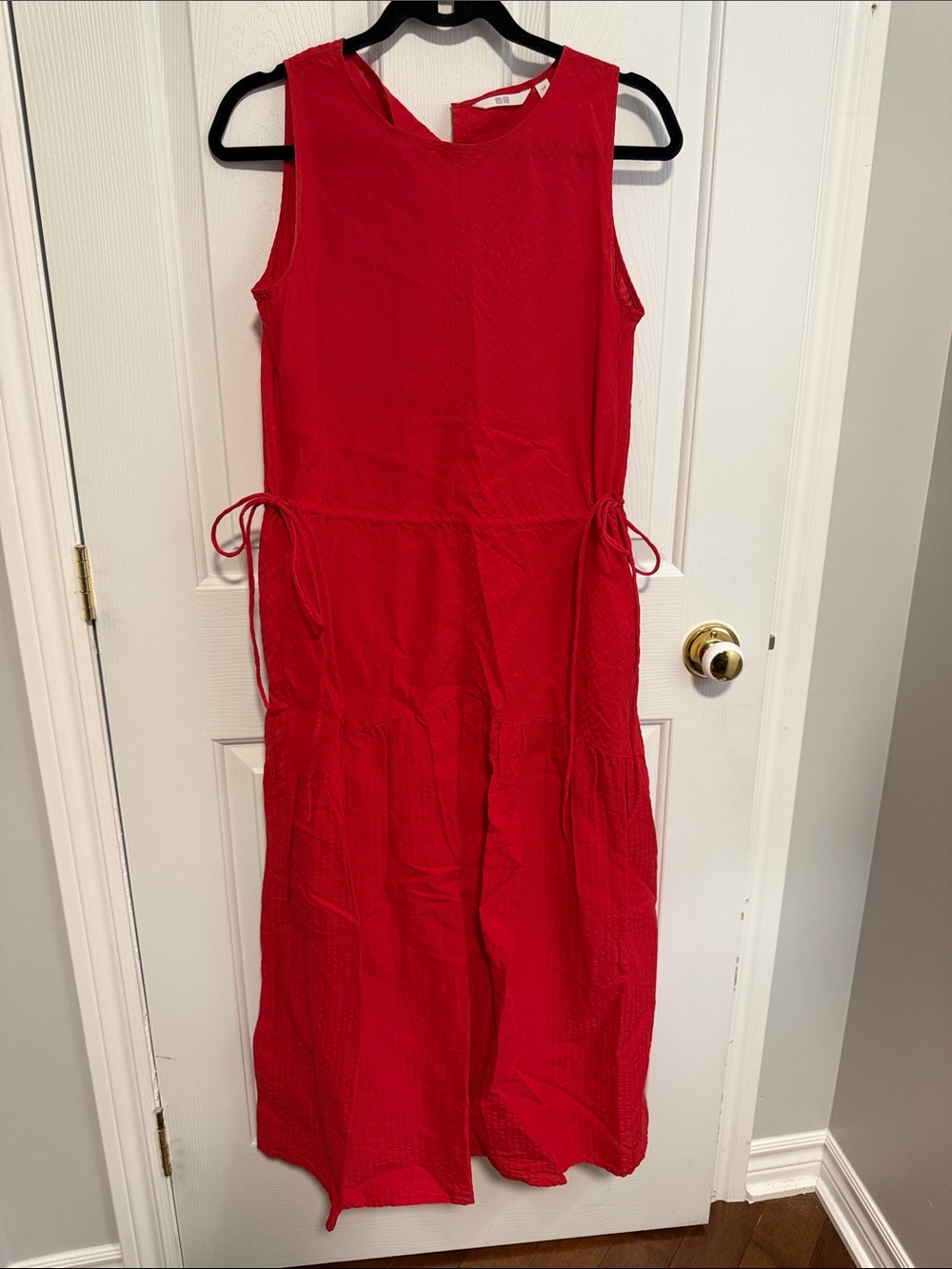 Classic Red Sleeveless Midi Dress Uniqlo